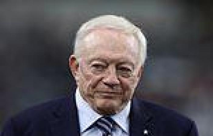 sport news Cowboys Jerry Jones addresses photo being part of group of white students ... trends now