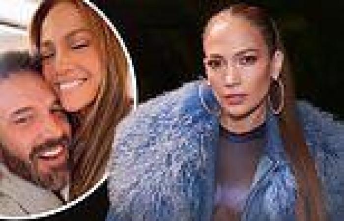 Monday 28 November 2022 07:17 PM Jennifer Lopez says she fell in love with 'biggest fan' Ben Affleck while ... trends now