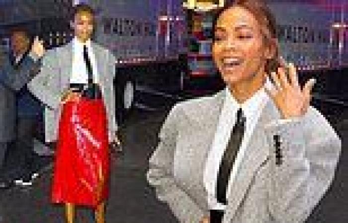 Monday 28 November 2022 06:23 PM Zoe Saldana makes a bold fashion statement in a bright skirt and black tie trends now