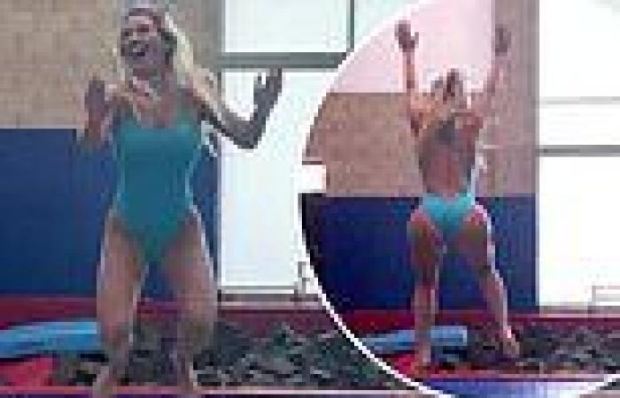 Monday 28 November 2022 02:47 PM Christine McGuinness shows off her incredible figure in a blue swimsuit at a ... trends now