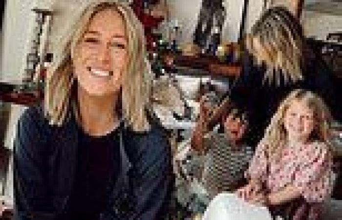 Tuesday 29 November 2022 01:42 PM Phoebe Burgess shares her stunning Christmas tree as she decorates her Bowral ... trends now