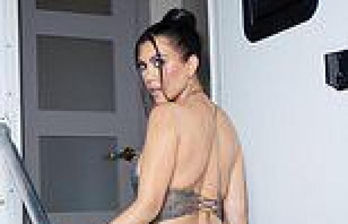 Kourtney Kardashian reveals her jean size as she's praised for showing her ... trends now