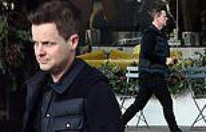 Declan Donnelly cuts a casual figure as he heads to the hairdressers trends now