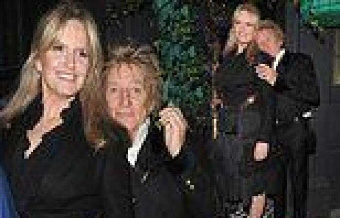 Rod Stewart cuddles up to wife Penny Lancaster after revealing brother Bob's ... trends now