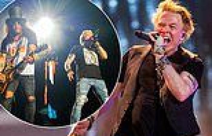 Guns N' Roses frontman Axl Rose lashes out at production staff live on stage ... trends now