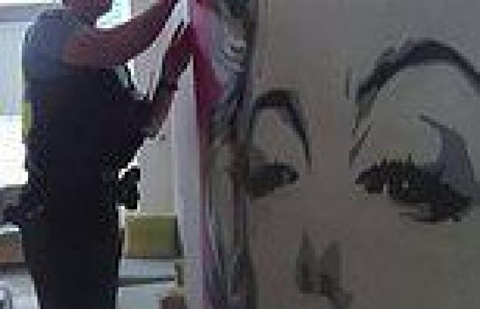 WA police find wanted man hiding behind a huge painting in Palmyra home, Perth trends now