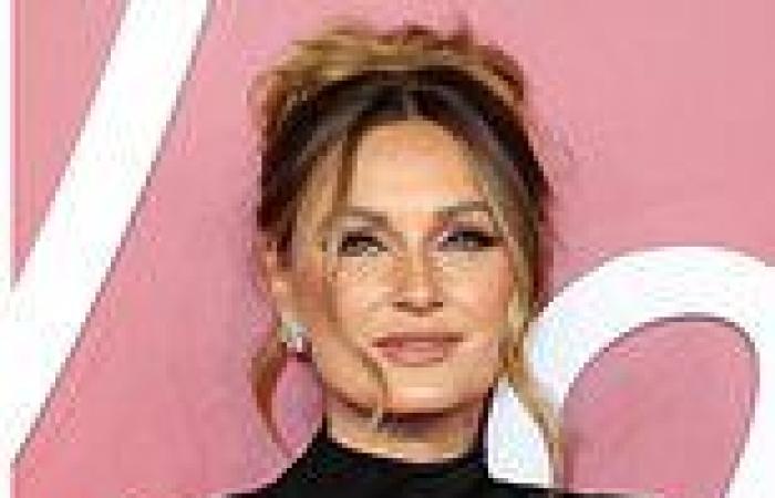 BFA 2022: Sam Faiers cuts a chic figure in a black gown as she makes surprise ... trends now