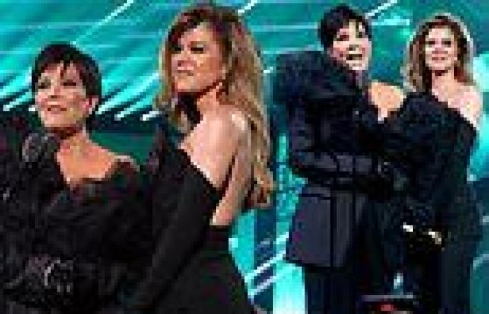 People's Choice Awards 2022: Khloe Kardashian and Kris Jenner accept best ... trends now