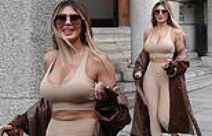 Chloe Ferry shows off her incredible figure in a busty sports bra after ... trends now