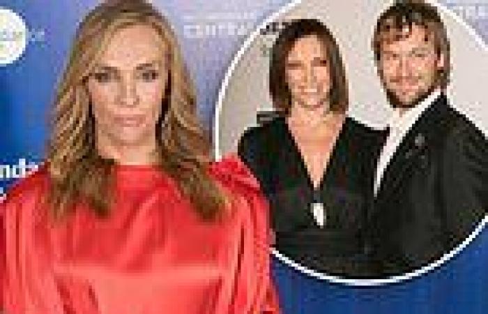 Toni Collette's fans rally to support actress following her split with her ... trends now