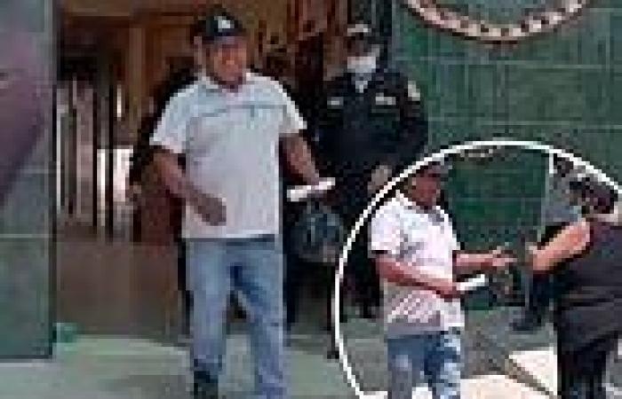 Mother whips her adult son with a belt as he is released from a Peruvian jail trends now