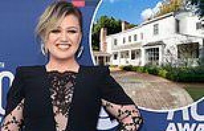 Kelly Clarkson 'files for restraining order' against alleged trespasser trends now