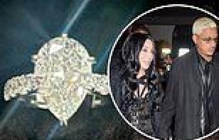 Cher, 76, prompts engagement speculation with 36-year-old beau after posting ... trends now
