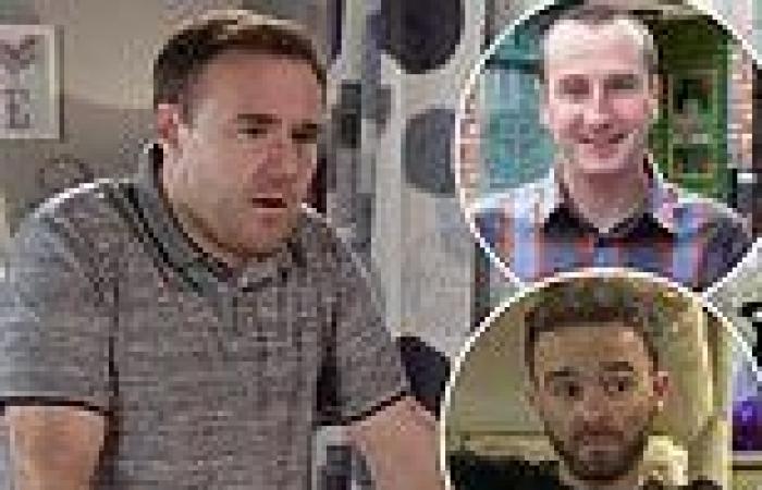 Three Coronation Street legends sign new 12-month contracts to keep them on the ... trends now