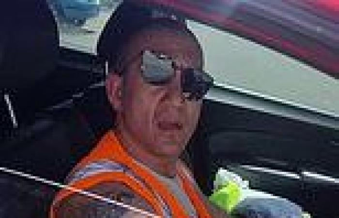 Wild moment a tradie rams into a parked car at a Coles car park trends now