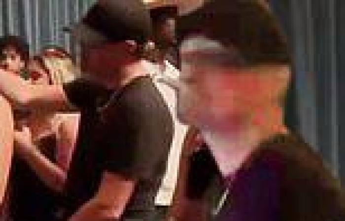 Leonardo DiCaprio shows off his dance moves at a lounge on trip to Miami in ... trends now