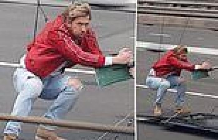 Ryan Gosling's wild Sydney Harbour Bridge stunt caught on camera trends now