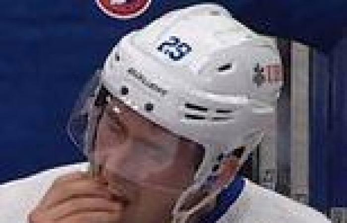 sport news NY Islanders Brock Nelson yanks his TOOTH out while sitting on the bench trends now
