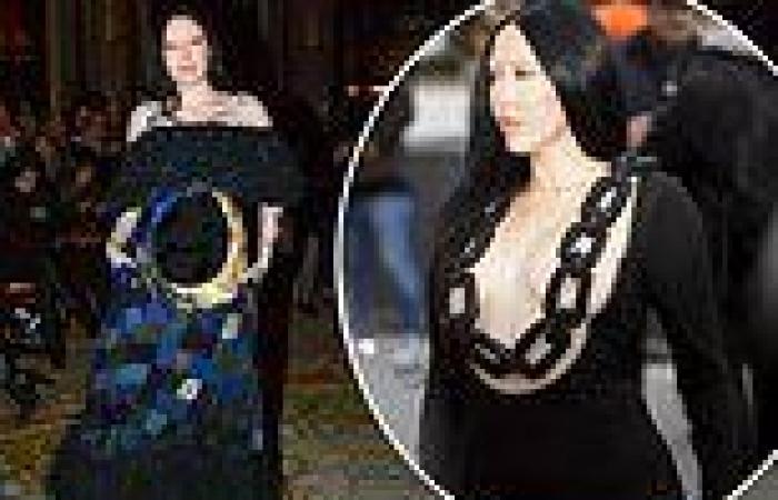 Noah Cyrus covers up in an illusion gown at Viktor & Rolf's show after rocking ... trends now