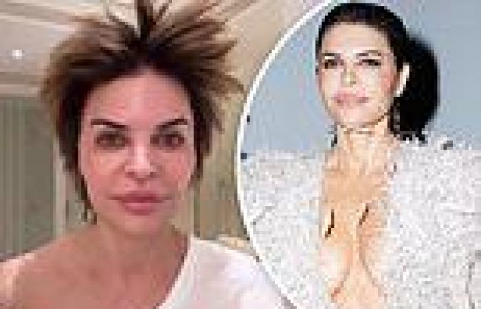 Lisa Rinna is almost unrecognizable with no makeup on and wild hair at her ... trends now