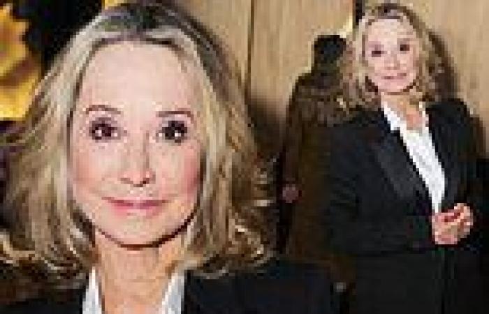 Felicity Kendal, 76, shows off her smooth visage at her Noises Off West End show trends now