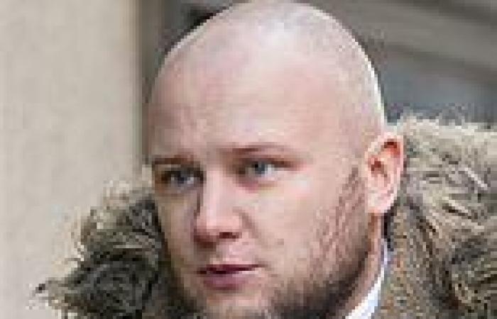 Juror who tried to fix boxing promoter's drug dealing trial is jailed for four ... trends now