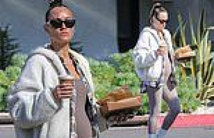 Pregnant DWTS pro Peta Murgatroyd glows as she steps out for coffee and ... trends now