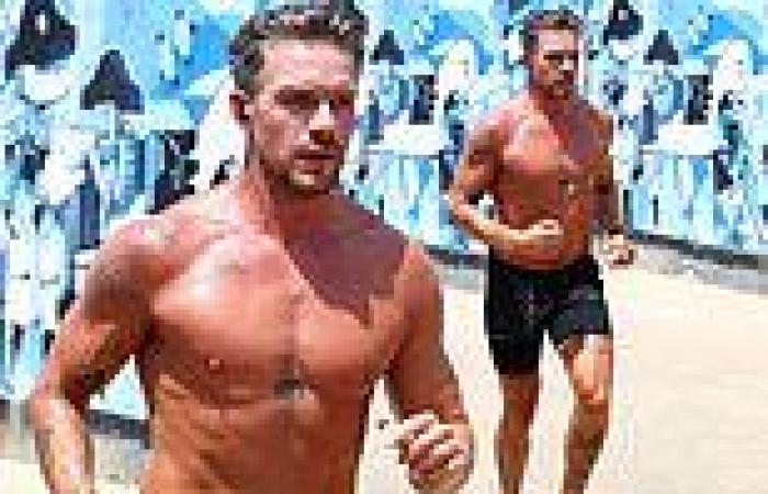 The Bachelors: Thomas Malucelli shows off his rig  jogging in Sydney trends now