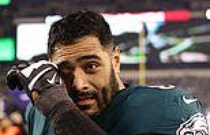 sport news Aussie NFL star Jordan Mailata sheds tears of joy as his Philadelphia Eagles ... trends now