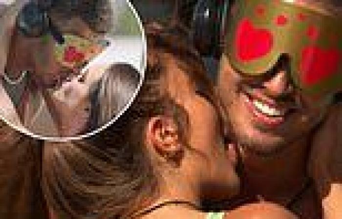 Love Island SPOILER: The contestants pucker up and lock lips for a kissing ... trends now