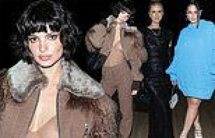 Emily Ratajkowski joins Nicky Hilton and Ashley Graham at Marc Jacobs show in ... trends now