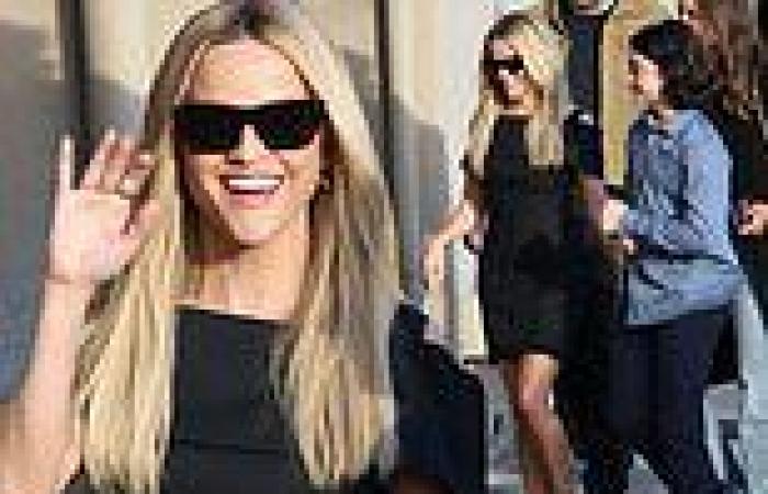 Reese Witherspoon shows off her toned legs in a stunning black dress for Jimmy ... trends now