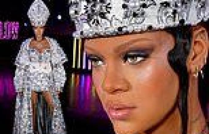 Rihanna gets waxwork of sexy Pope look from 2018 Met Gala at Madame Tussauds ... trends now