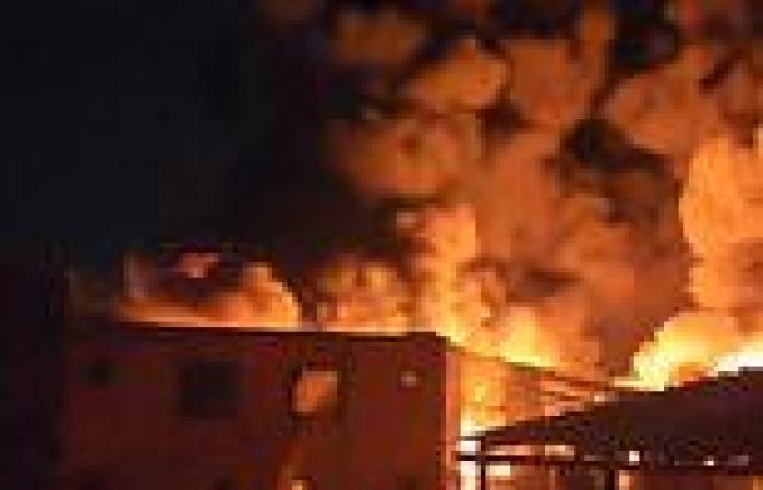 Massive factory fire at Keysborough in Melbourne's south-east trends now