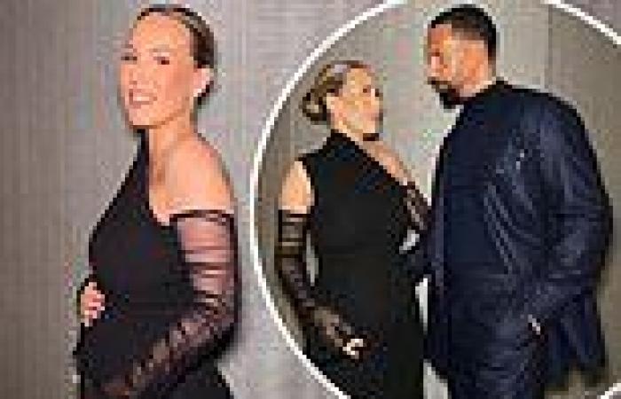 Pregnant Kate Ferdinand and husband Rio announce the gender of their second ... trends now