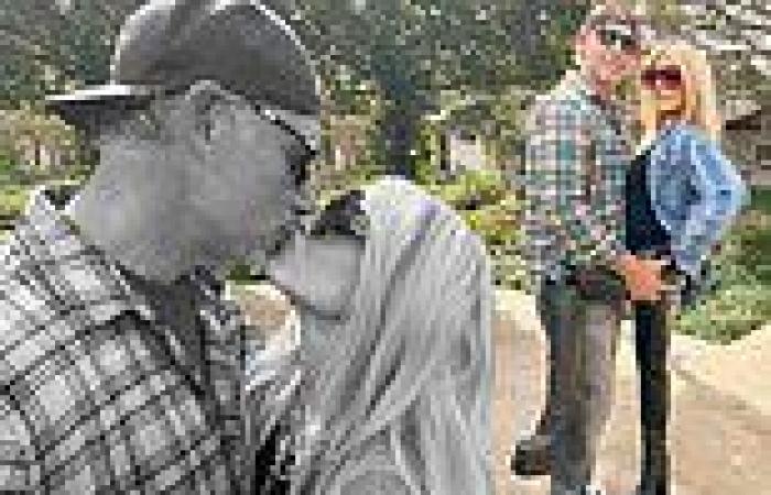 Jessica Simpson kisses husband Eric Johnson as he grabs her behind during ... trends now