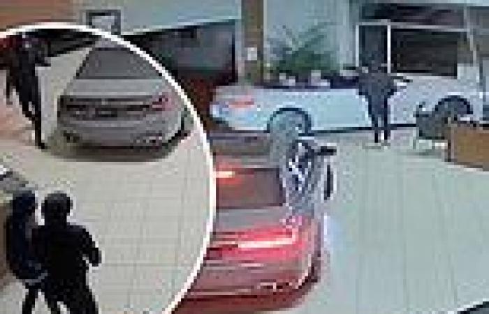 Group of thieves caught on camera stealing a Maserati and BMWs worth $300k from ... trends now