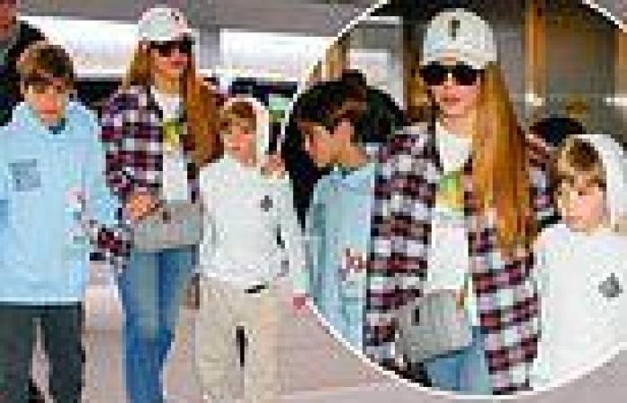 Shakira keeps sons Sasha and Milan close to her as they prepare to leave New ... trends now