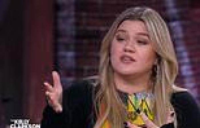 Kelly Clarkson praised for stopping to learn how to pronounce Twice singer's ... trends now