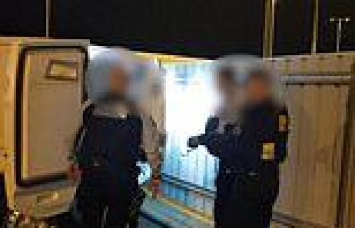 Man tasered and arrested onboard Jetstar flight from Perth to Melbourne trends now