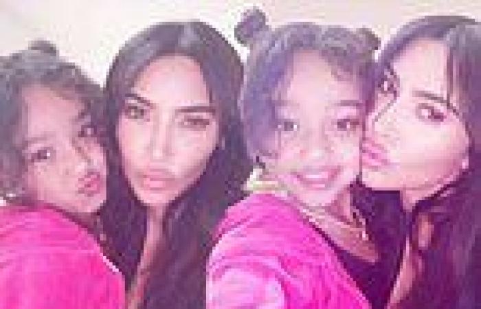 Kim Kardashian and Chicago, five, do matching kissing faces in sweet ... trends now