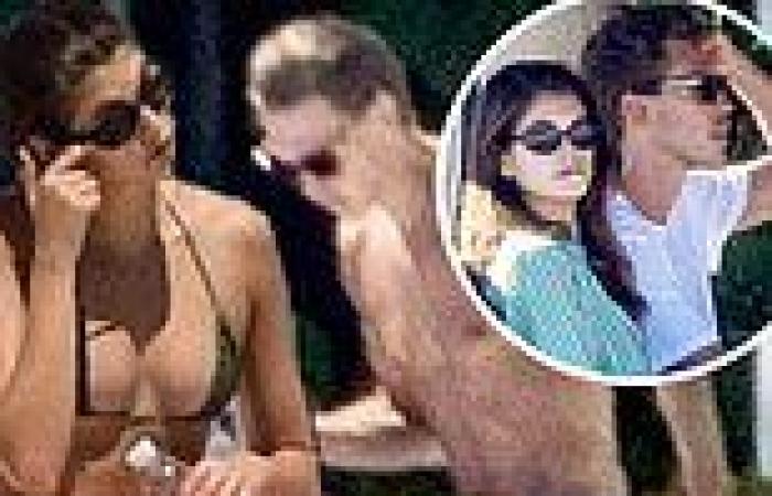 Austin Butler takes his mind off Oscars loss on trip with girlfriend Kaia ... trends now