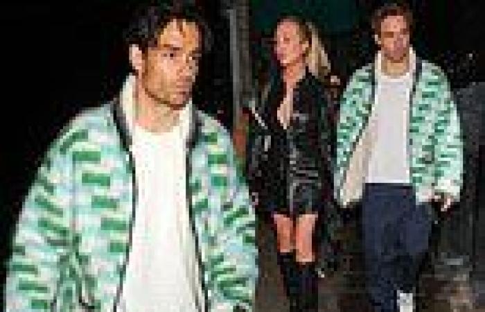 Liam Payne shows off his chiseled jaw as he goes for dinner with his glam ... trends now