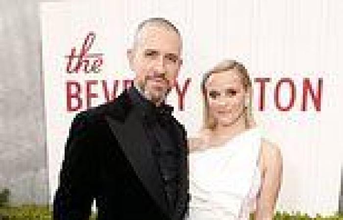 Reese Witherspoon and Jim Toth announce divorce! Actress calls it 'difficult ... trends now