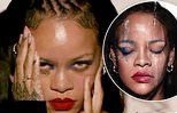 Rihanna performs a 'magic trick' for fans as she wipes off blue eyeshadow with ... trends now