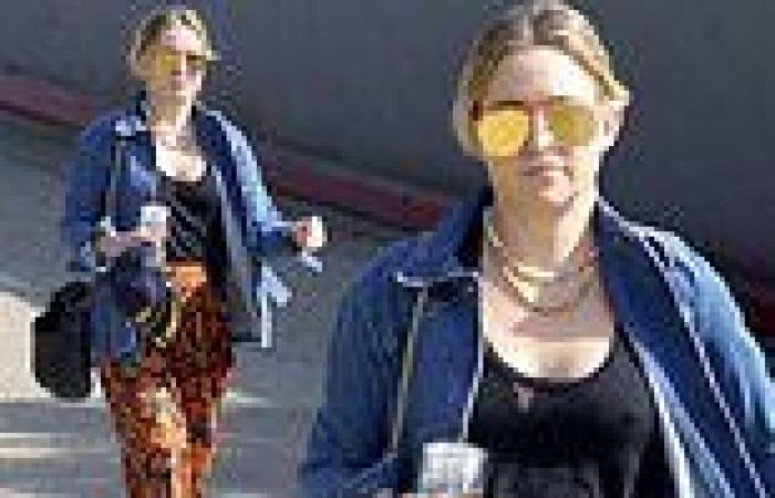 Kate Hudson is seen leaving a business meeting in Los Angeles while holding a ... trends now