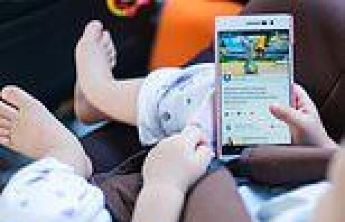 Phone, tablet and computer screens should be BANNED for children under six, ... trends now