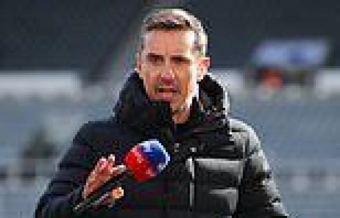 sport news Gary Neville says Manchester United's players 'really let Erik ten Hag down' in ... trends now
