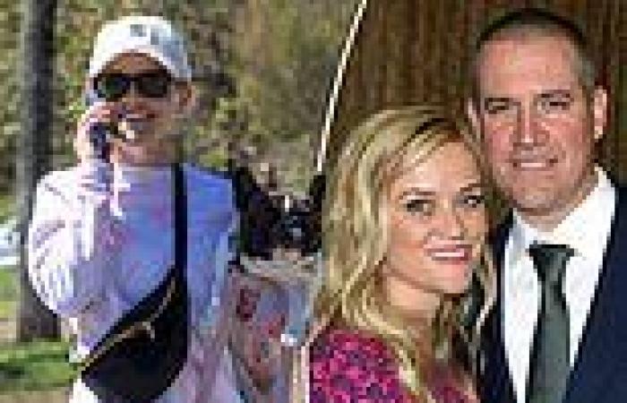 Reese Witherspoon, 47, looks relaxed and is seen without her wedding rings trends now