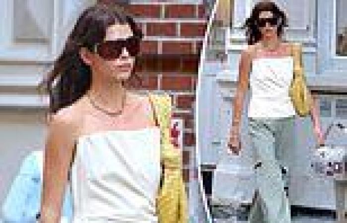 Georgia Fowler looks every inch the stylish off-duty supermodel as she runs ... trends now